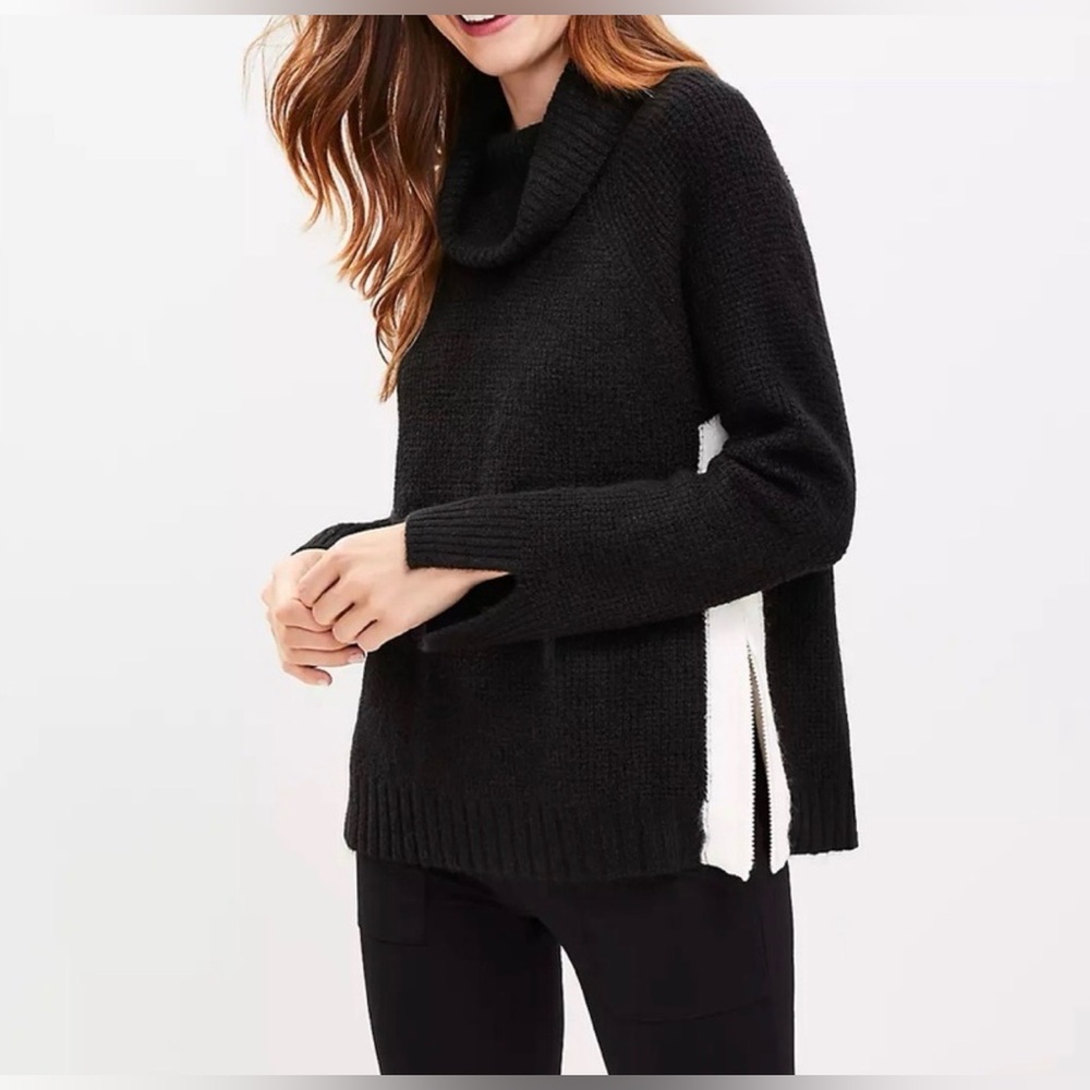 VGUC- Lou & Grey Chunky Knit Tuxedo Stripe Side Zip Cowl Sweater
